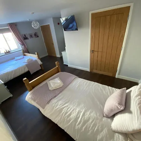 Norfolk Arms Hotel